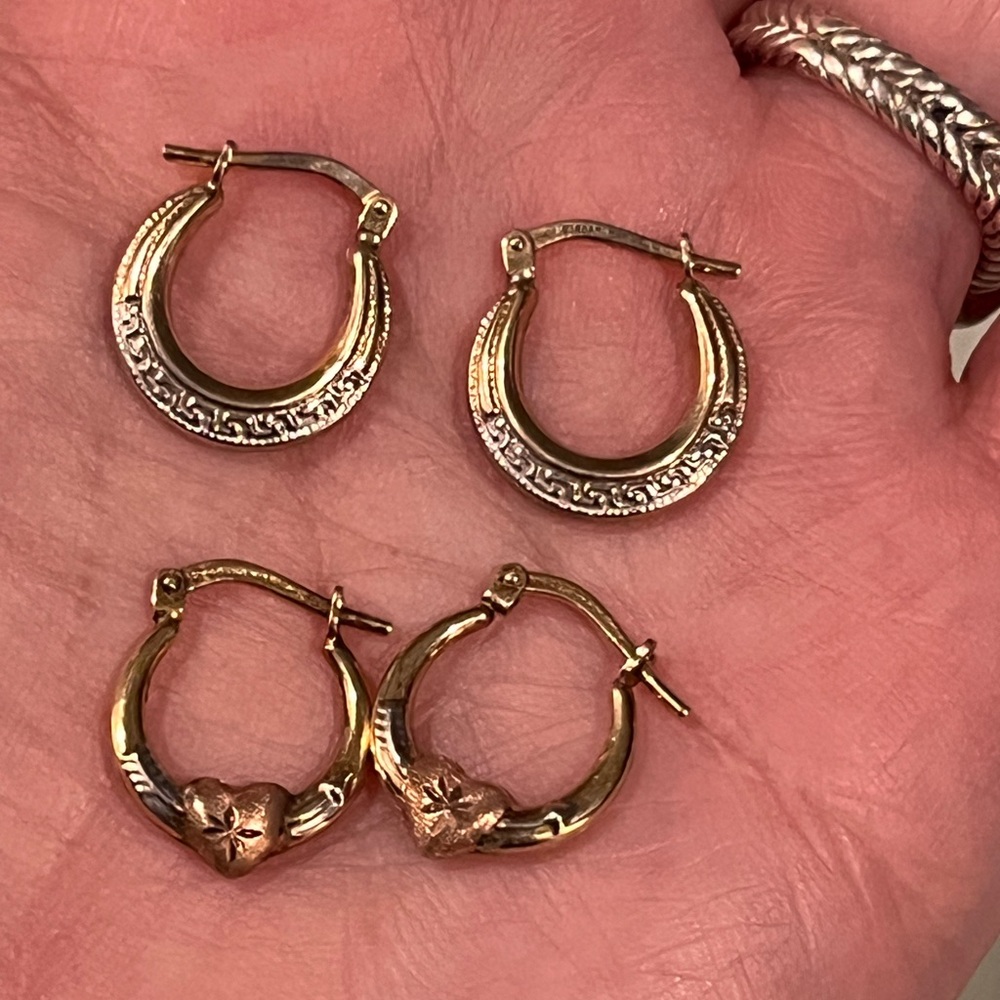 2 pairs of vintage gold sterling hoops. Lightweight and adorable - Picture 2 of 7